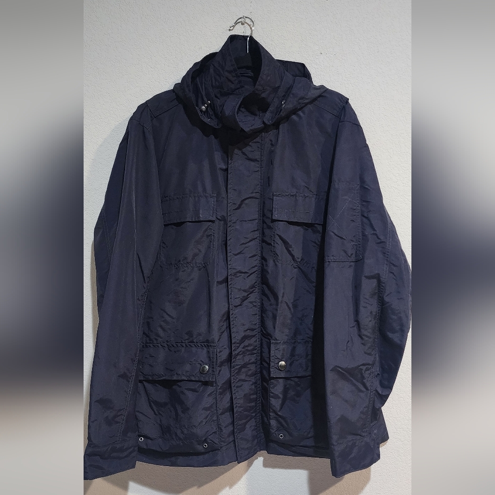 Men's LANDS END dark navy hooded parka with 4 pockets on front. Size XL